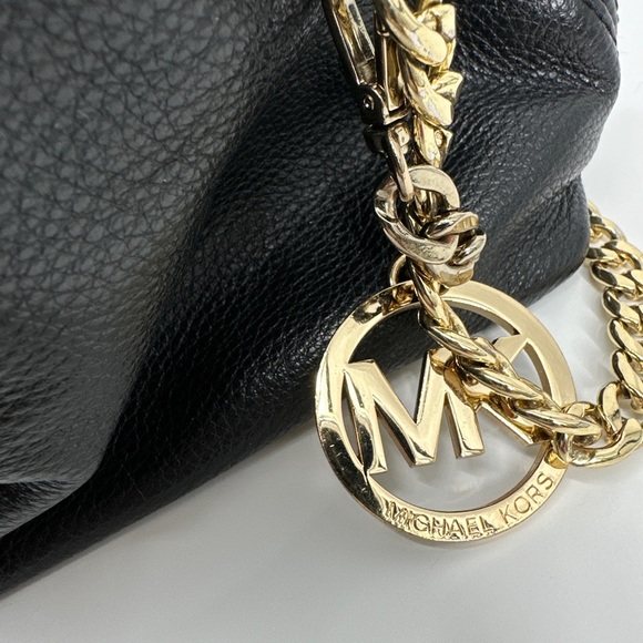 Michael Kors Black pebbled leather shoulder bag gold chain straps - Picture 7 of 7